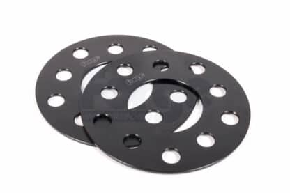 please ensure the spacer fits flat to the back of the wheel. Please also test for clearance after fitment at the wheel arch under full right and left wheel lock.</strong></p>
