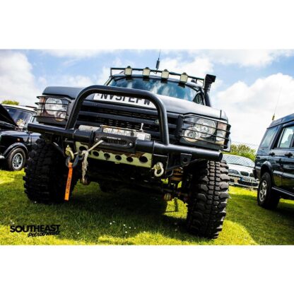 it gives a noticeable increase in performance.Suitable for competition and off road use with AIRTEC's stamp of quality.Dimensions:Width: 810mmHeight: 350mm Depth: 60mm 50mm Pipe outlets (Connects to standard boost hoses)Features:Made specifically for the Land Rover Discovery IICAD designed end tanks to optimise air flowLarger bar and plate intercooler with flowed cast end tanksProven power increases and cooling efficiencyFitting Instructions includedAIRTEC logo’d cast end tanksAvailable in Pro-Series BlackPlease note: Only fits manual modelsRegistered Design Right number: 6093144AIRTEC part no: ATINTLR01