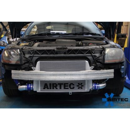 power and performance for track or fast road use.The finished design features enlarged inlet and outlets that flow freely through custom end tanks into a 60mm core. It therefore offers a huge increase in surface area and volume over standard