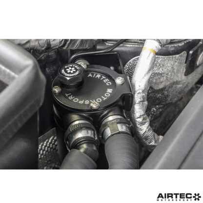 and detaches to allow easy maintenance. It comes with a comprehensive fitting kit that includes all fixtures and fittings
