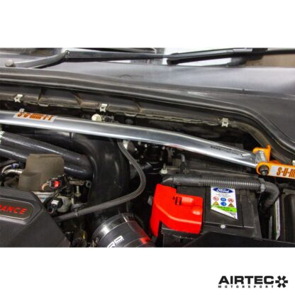 which allows the catch can to attach neatly in place.The can itself features an internal baffle and dipstick