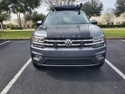 <li>Reinforced Steel Light Bar</li>