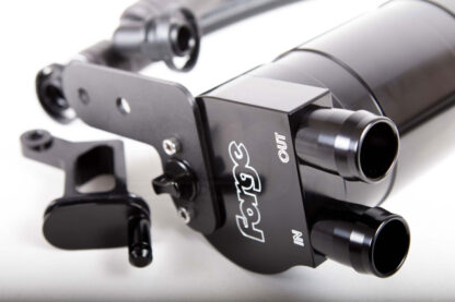 <p>The 0.4l (400cc) catch tank boasts a slew of features intended to make it both easy to check and simple to drain