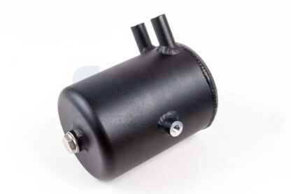 <p>This oil catch tank system removes aerated oil so that it can be drained and recycled. The&nbsp;kit is suitable for intallation to the 2 litre FSi engines such as in the VW MK5 Golf