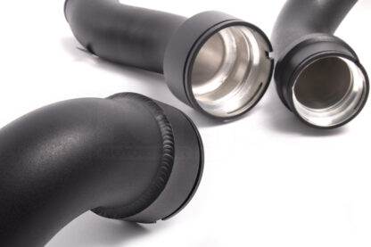 <li>Black powdercoated finish.</li>