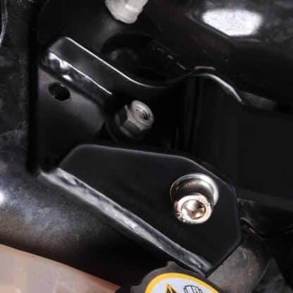 Noticeably enhances steering response