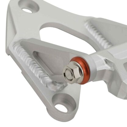 Please ensure the vehicle is parked on a level surface when installing this item