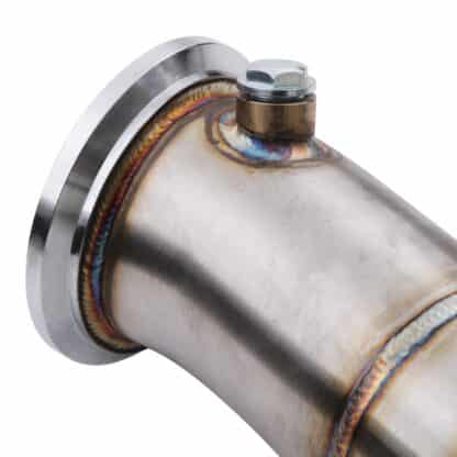 Built in flexi joint helps reduce exhaust strain