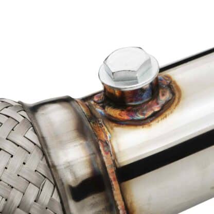 Built-in flexi reducing strain on the exhaust system
