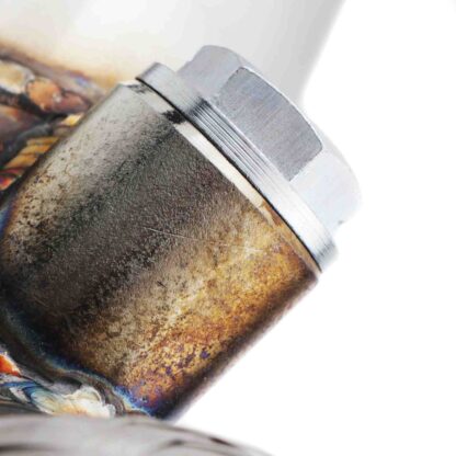 Built in flexi joint helps reduce exhaust strain