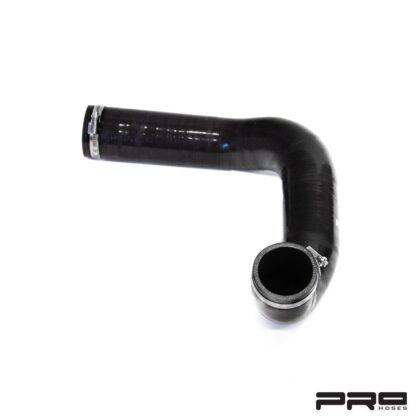 This enlarged cold side pipe made from silicone is an upgrade for our AIRTEC Motorsport big boost pipe kit.It replaces the cold side aluminium hard pipe and silicone connectors with a single piece