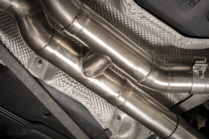 Fits to Primary O/E Catalyst - Pre-PPF models only. (Requires 2 x BMW gasket - part number 18307851168 - not included).