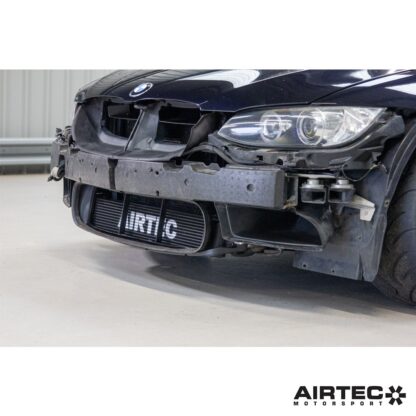 thanks to a core that measures 79% bigger than the standard BMW oil cooler together with an increased frontal area of 17% over standard