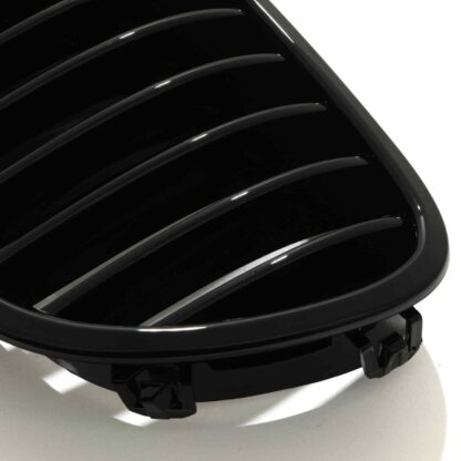 Instantly improves the appearance of your car