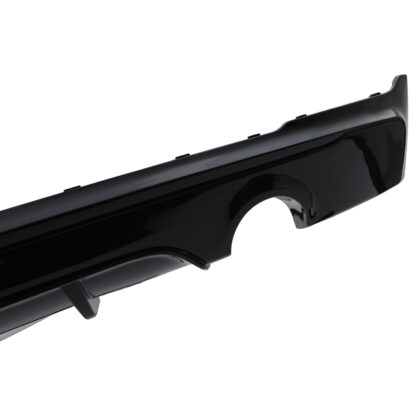 – Rear Spoiler