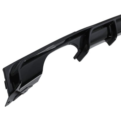 – Rear Spoiler