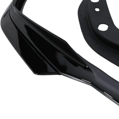 – Rear Spoiler