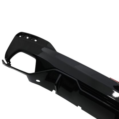 – Rear Spoiler