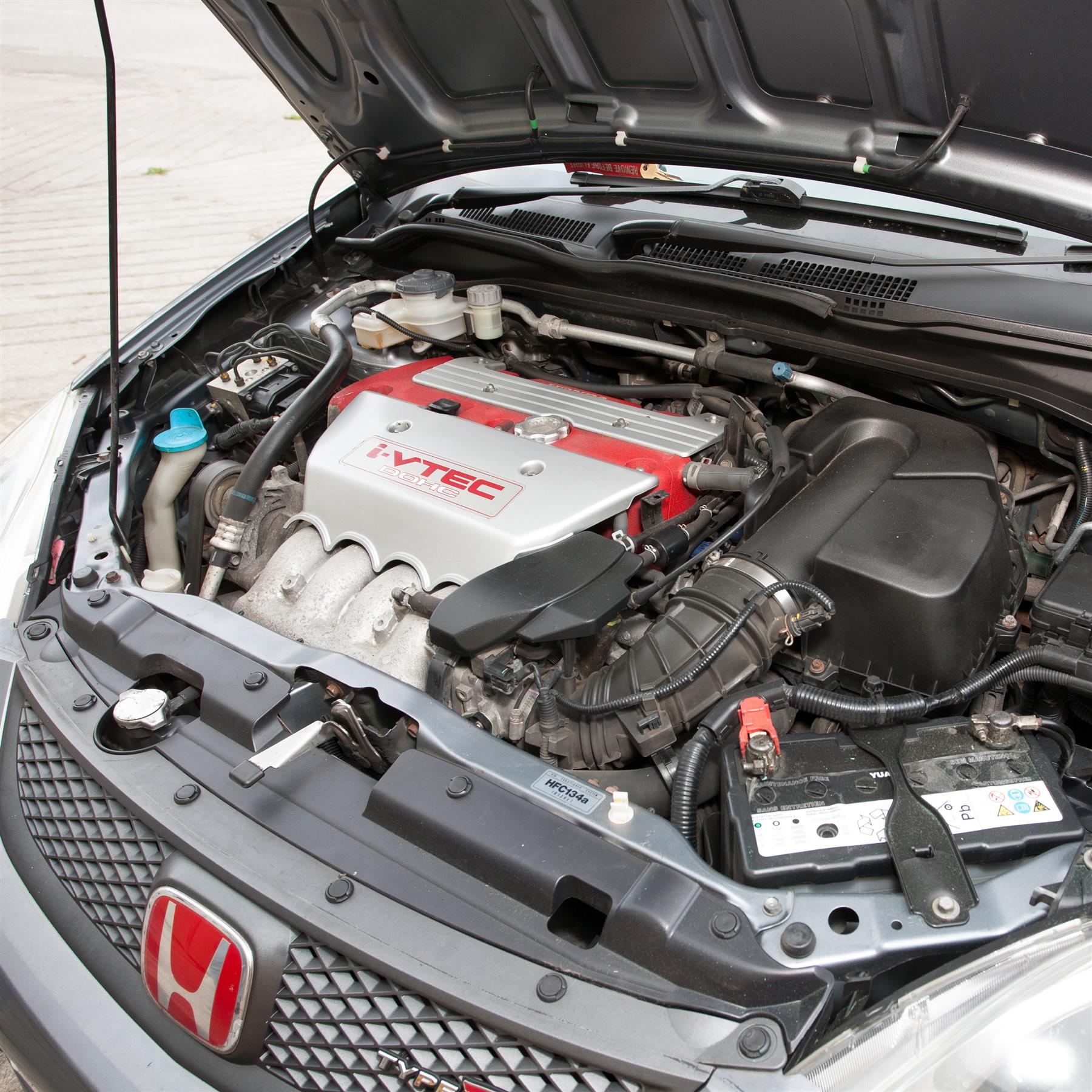 This Performance intake kit is designed for the 2001 – 2005 Honda Civic 2.0 DOHC Type R EP3. Features  Improves performance and throttle response Enhanced induction and V-Tec sound Full fitting kit and instructions Easy to clean using our filter maintance kit - CK-003  What Does It Do? This performance intake kit allows improved air flow and sound over the standard restrictive factory equipment. What Will I Get? Ramair Filters utilise the top-quality components in all their kits see below for what this kit will include:  Black powder coated heat shield Ramair foam filter 19mm breather filter Full fitting kit with easy step by step instructions  If you have any queries on this product fitment then please contact us via 01793 296 344 or on our live chat and one of our brand associates will be more than happy to assist.