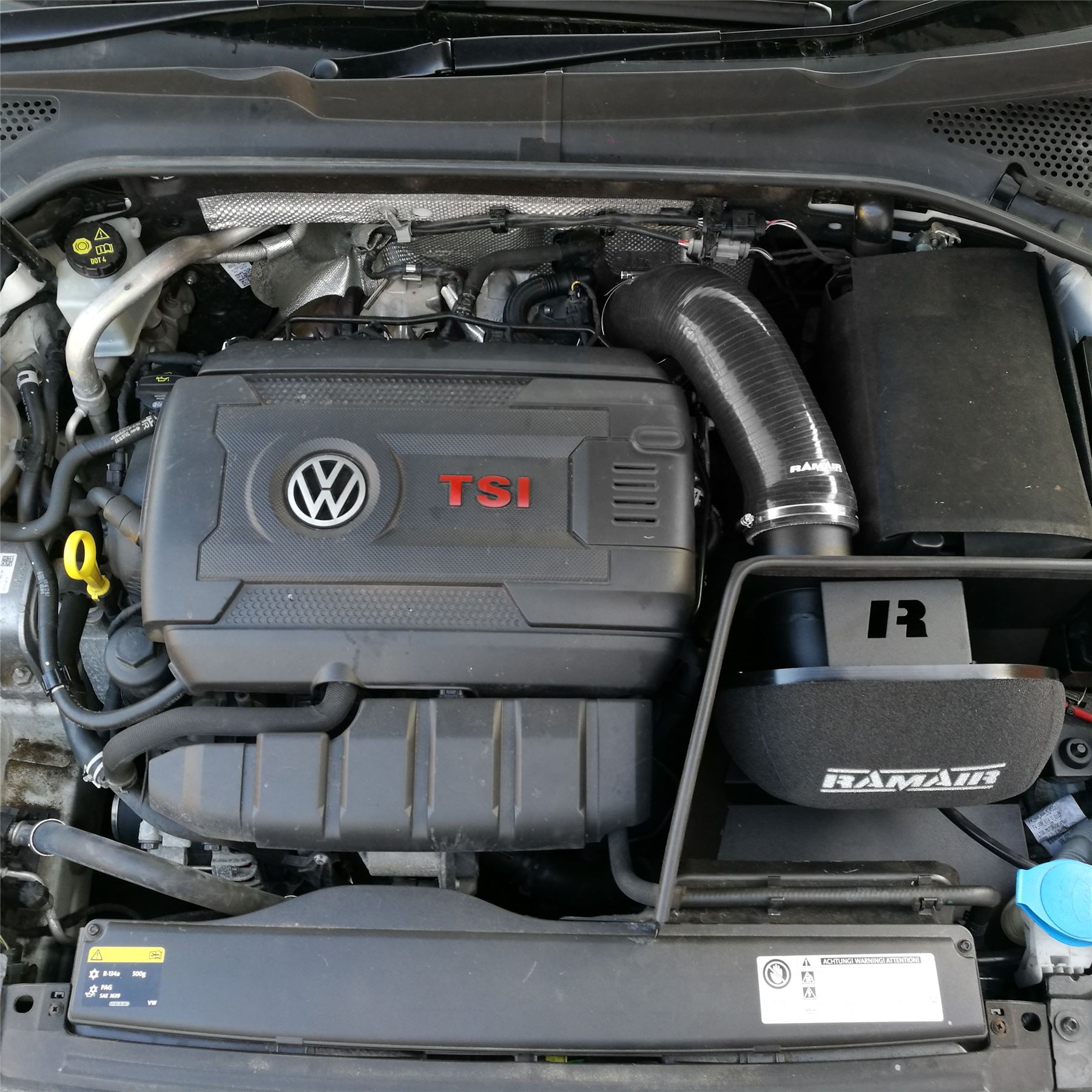 This Performance intake kit with turbo elbow is designed to fit the 2.0 TSI (EA888) engine found in the Volkswagen
