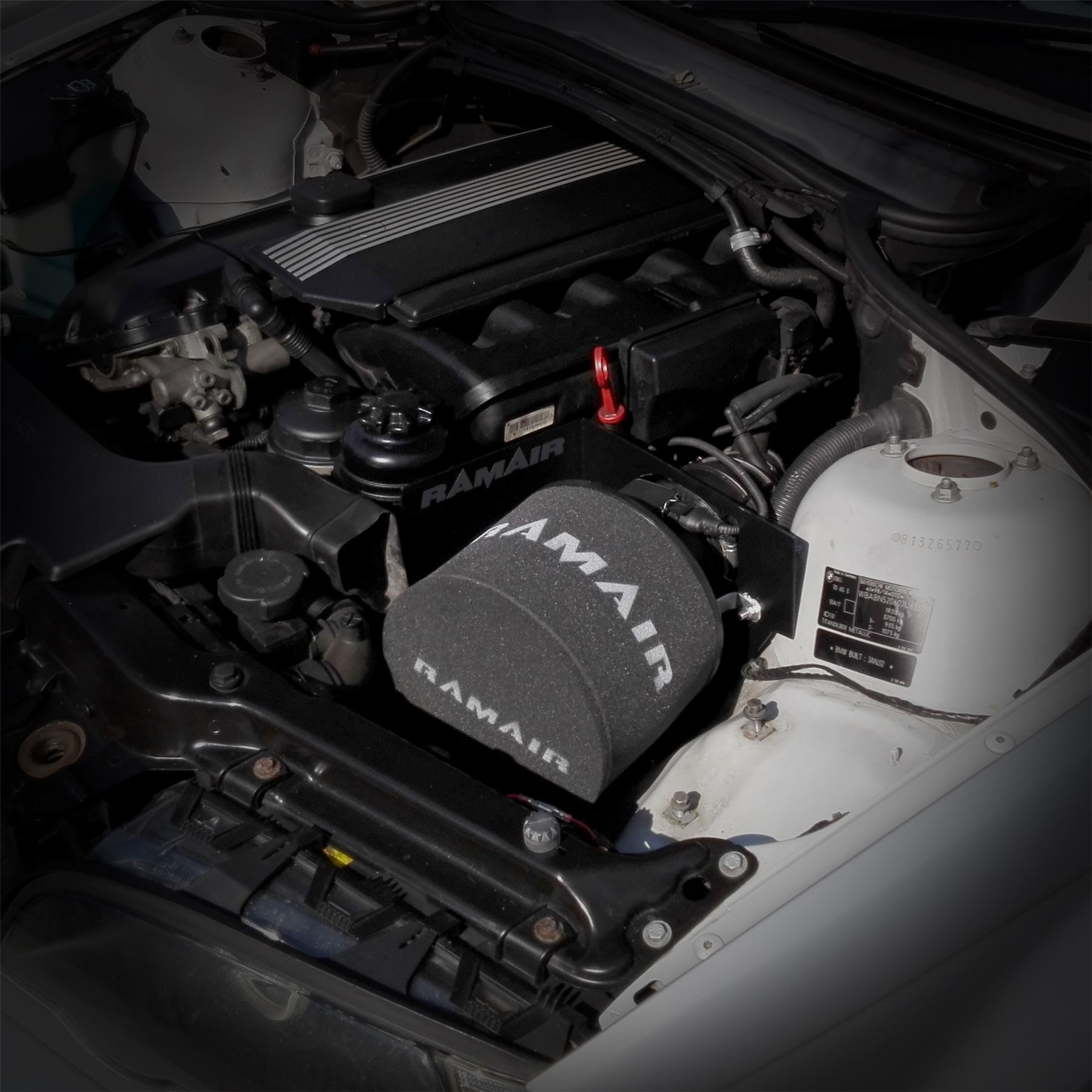 This Performance intake kit is designed for the BMW E46 3 Series 325