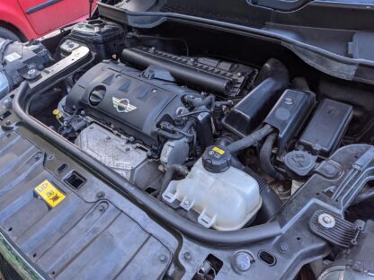 This is an intake kit for the non-turbo 1.6l Mini model from 2006-2016. This kit replaces the restrictive OEM air box. Features  Our performance dual layer foam filter