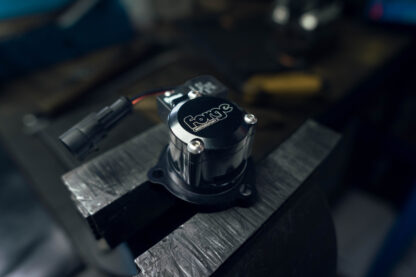 <li><strong>360&deg; Rotational Flexibility: </strong>The valve can be rotated a full 360&deg; upon installation