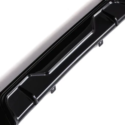 Gloss black finish to complement your 3 Series' paintwork