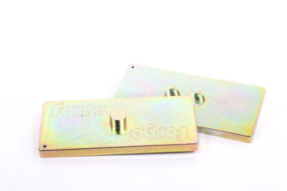 <p>These plates are CNC machined from a solid billet of Steel for strength and Zinc plated to resist corrosion.</p>
