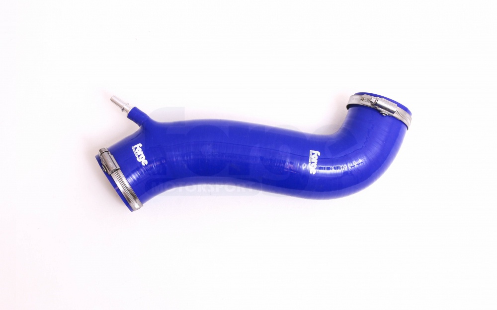 this inlet hose maintains a constant internal diameter to ensure a smooth flow of air to the turbo