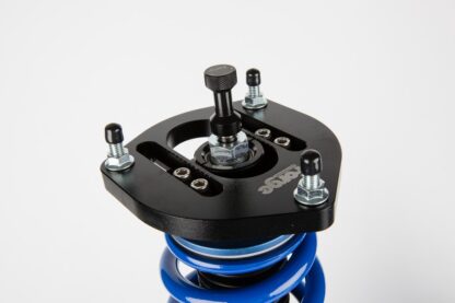 <li>Pillow ball top mounts on the front shocks in order to dial IN camber</li>