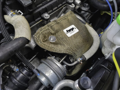 <li>Carbon fabric outer shell</li>