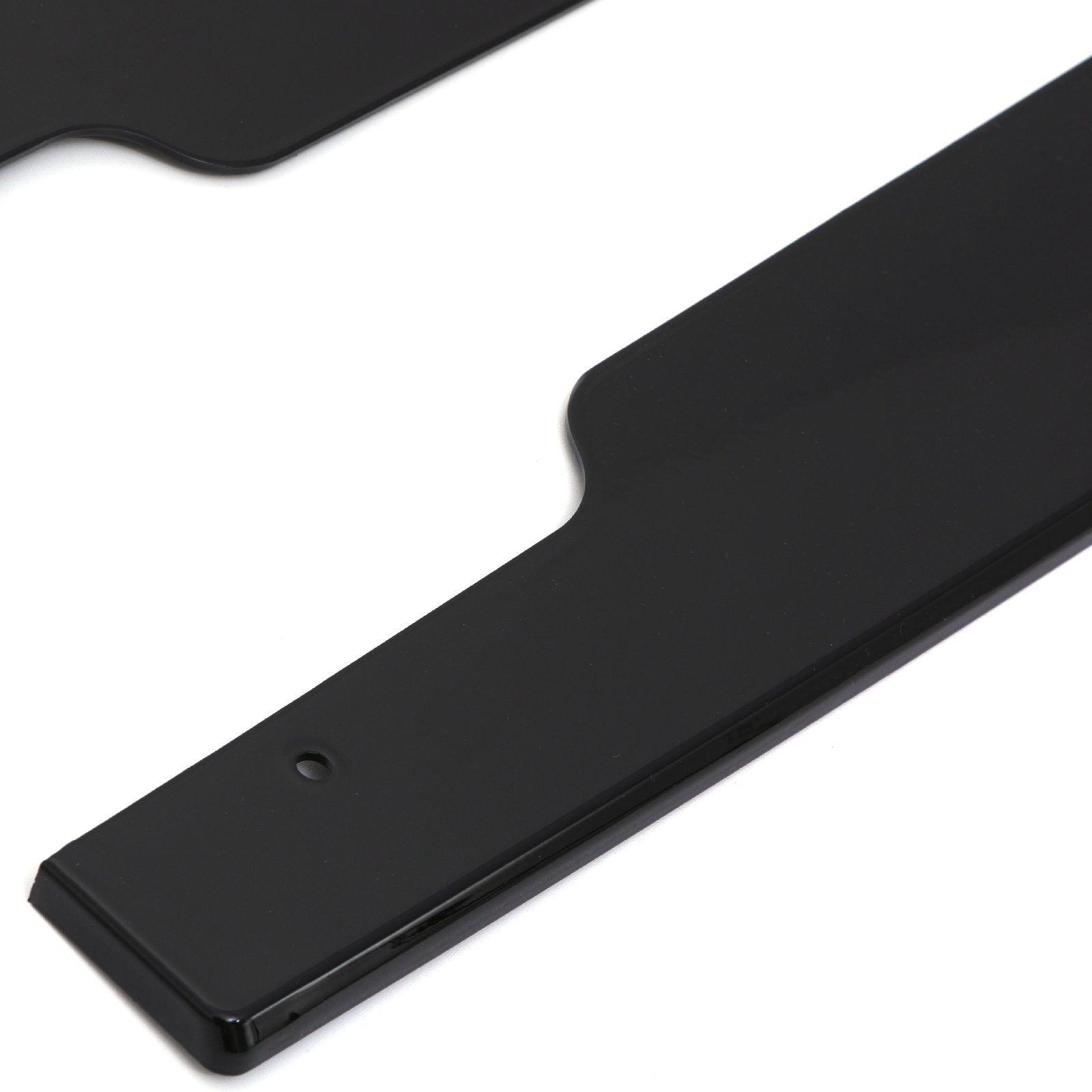 Gravity Performance side skirts are meticulously engineered to transform your BMW’s exterior. Our Gravity Performance side skirts elevate your vehicle’s aesthetics providing a more aggressive and sporty look.