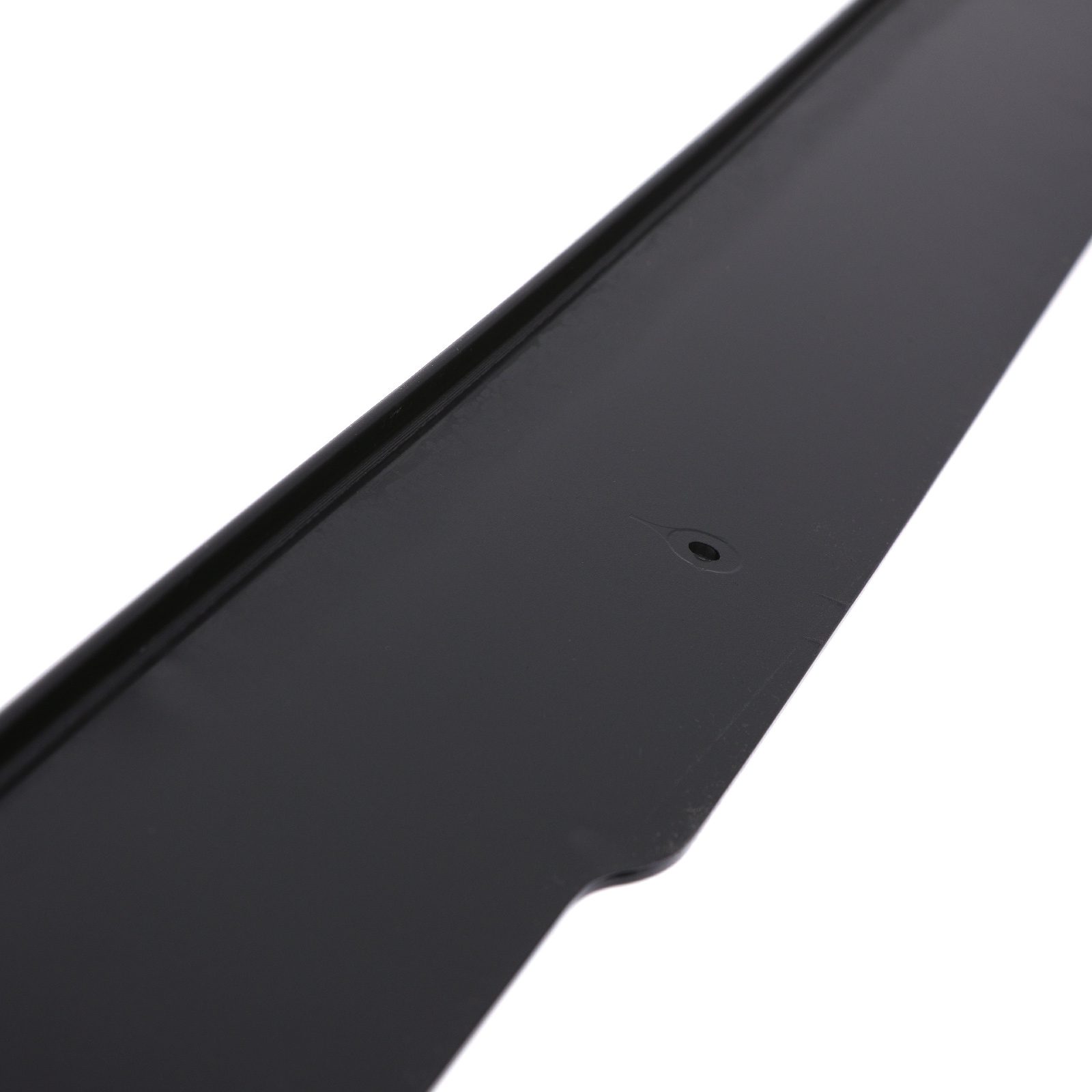 Compliment the styling of your 5 Series with our side skirts