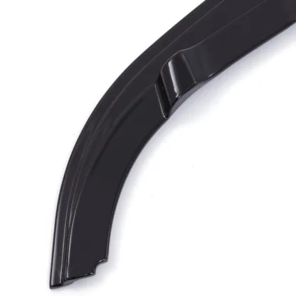 Finished in gloss black to complement your 3 Series’ paintwork