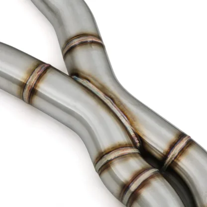 2 x 2.75' bore throughout with beautifully polished 4' tailpipes